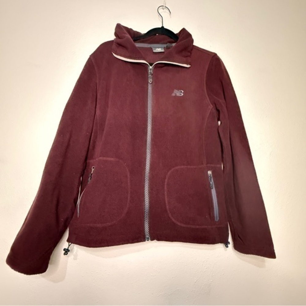 New Balance plum fleece zip front jacket, 2 zippered front pockets, Sz M.